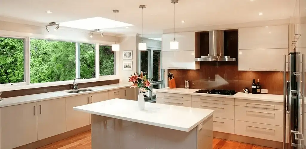 Kitchen cabinet refacing and remodel results in a modern kitchen in Indianapolis, IN